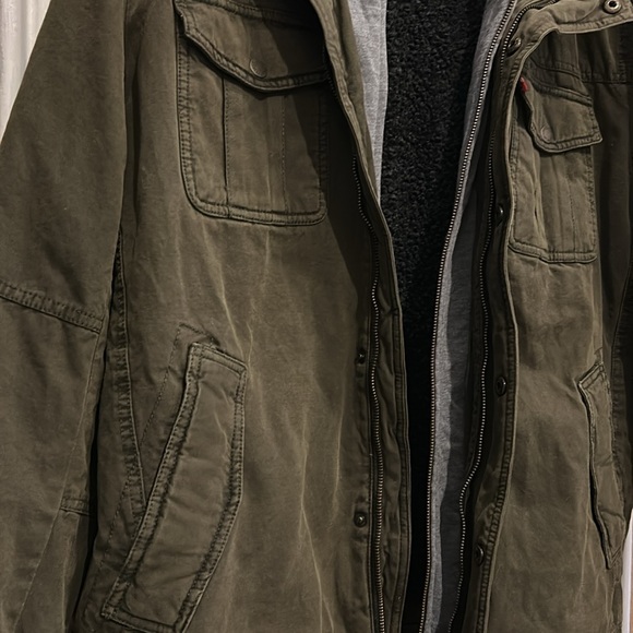 Never worn men's Levi jacket - Picture 3 of 6